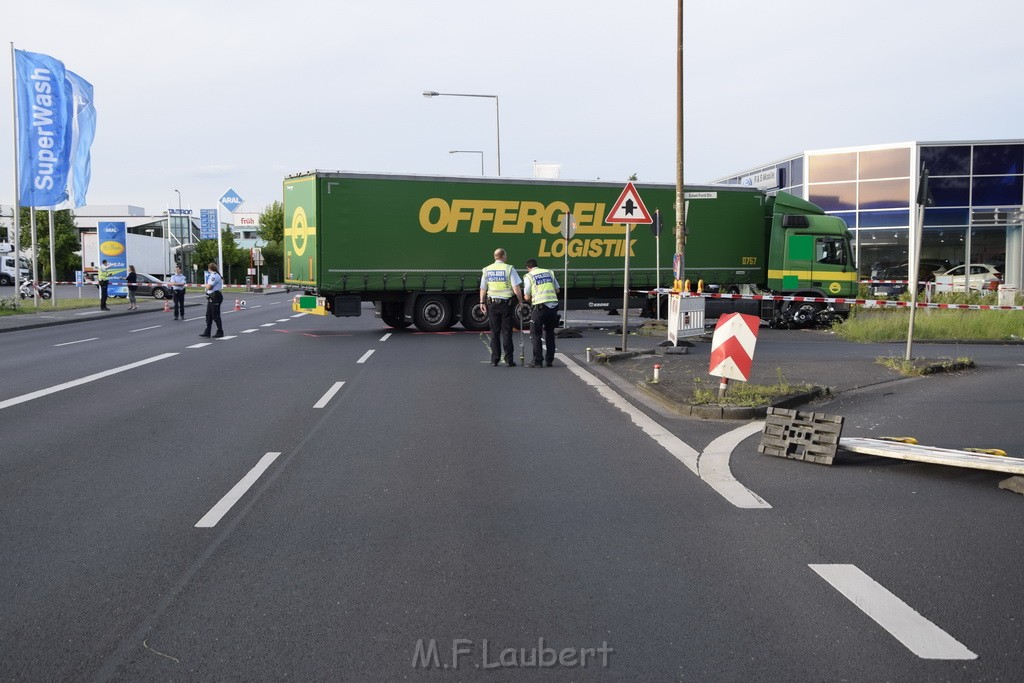 Schwerer Motorrad Unfall Feldkassel Robert Boschstr Edsel Fordstr P025.JPG - Miklos Laubert